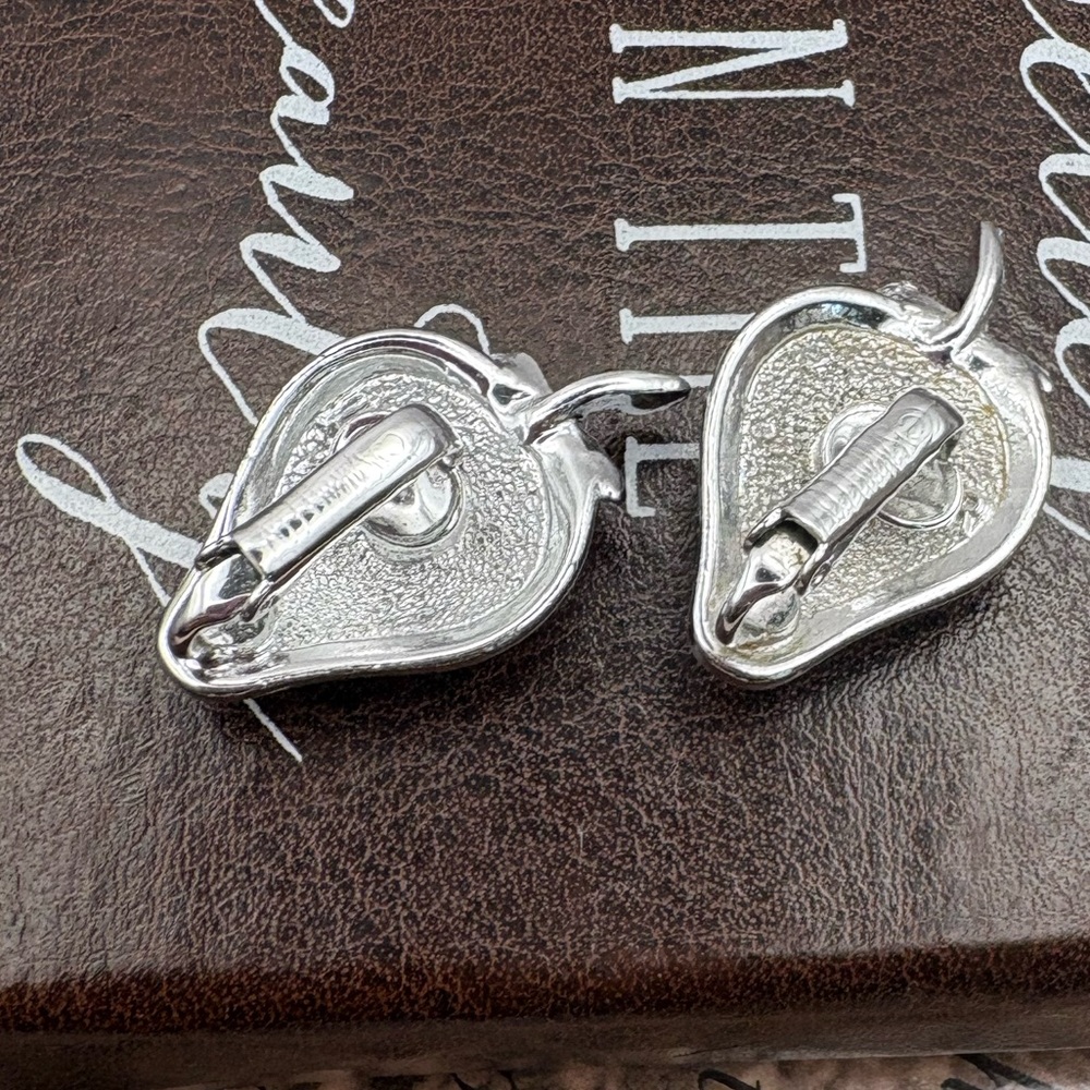 Vintage Strawberry Clip On Earrings Silver Tone Kawaii Cottagecore Retro - Picture 3 of 5